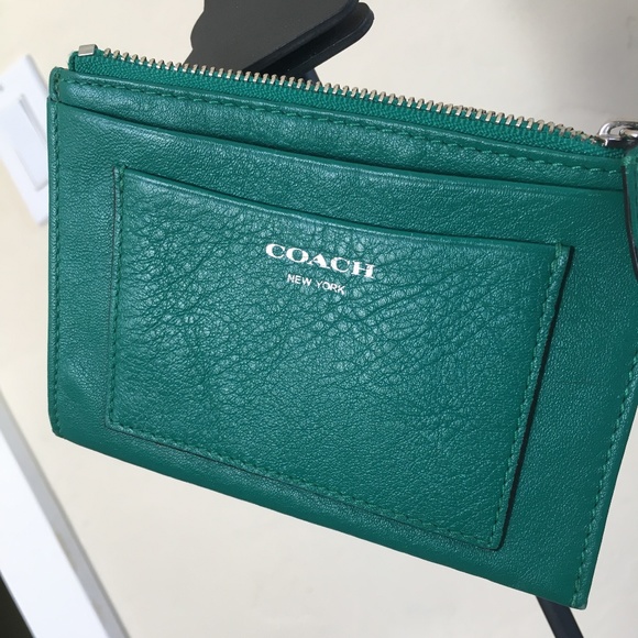 COACH Large Leather Card Case with Key Ring - Picture 6 of 6